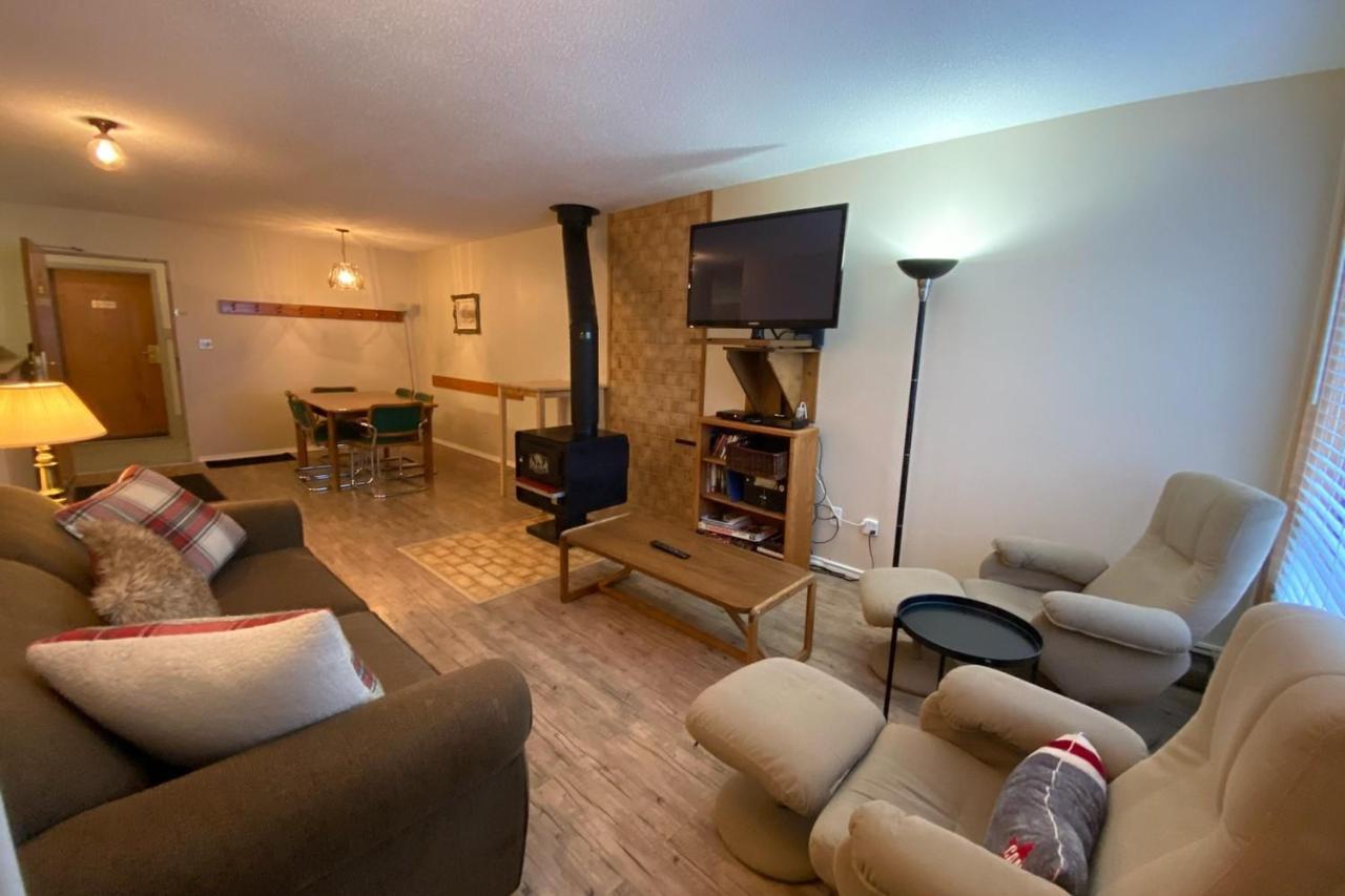 The Griz Inn By Park Vacation Management Fernie Exteriér fotografie