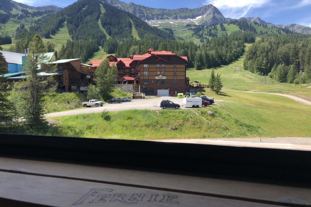 The Griz Inn By Park Vacation Management Fernie Exteriér fotografie
