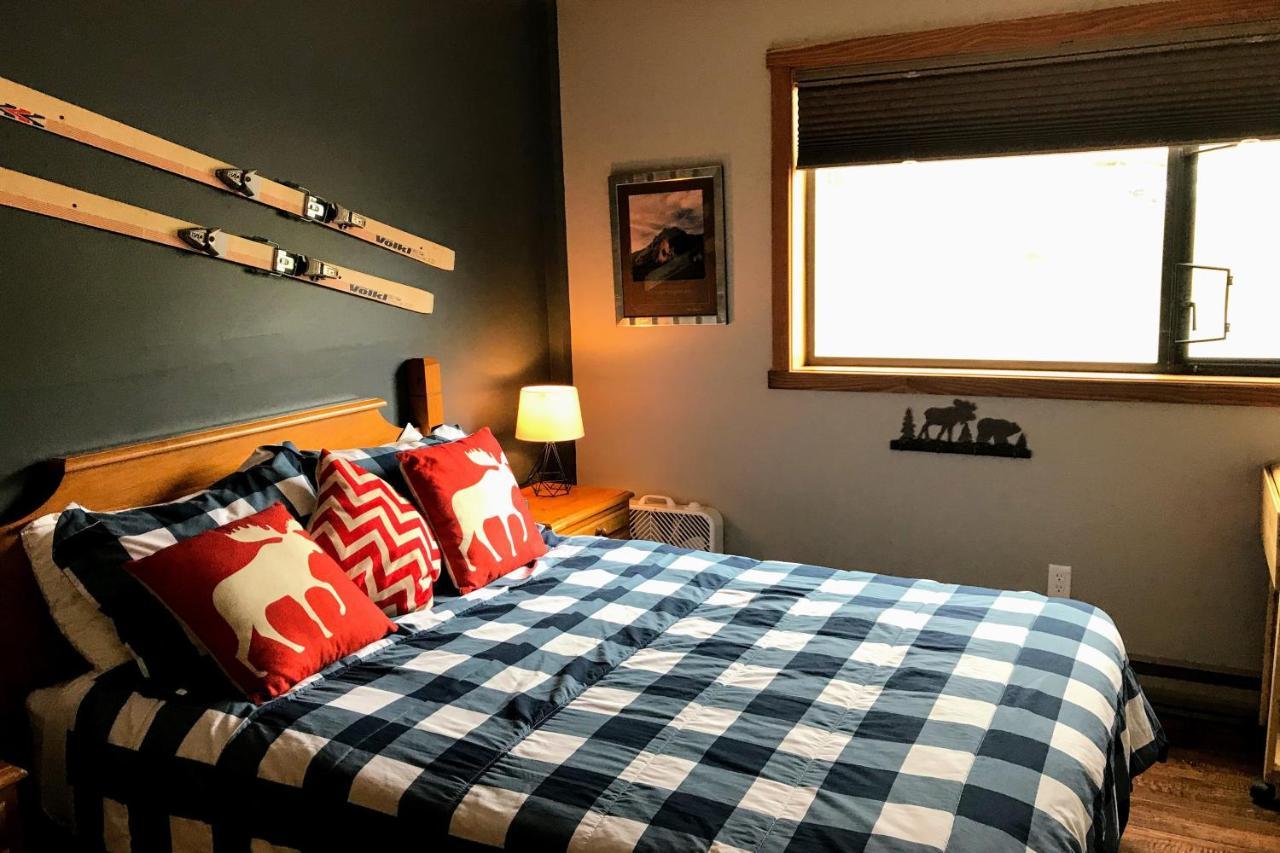 The Griz Inn By Park Vacation Management Fernie Exteriér fotografie
