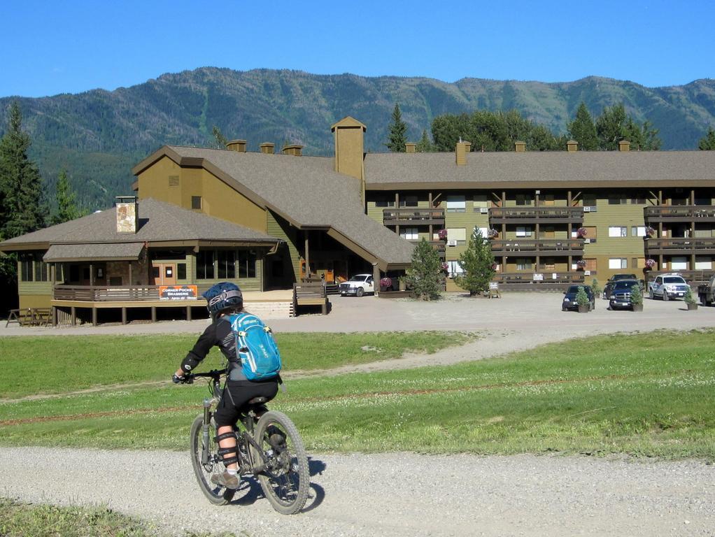 The Griz Inn By Park Vacation Management Fernie Exteriér fotografie